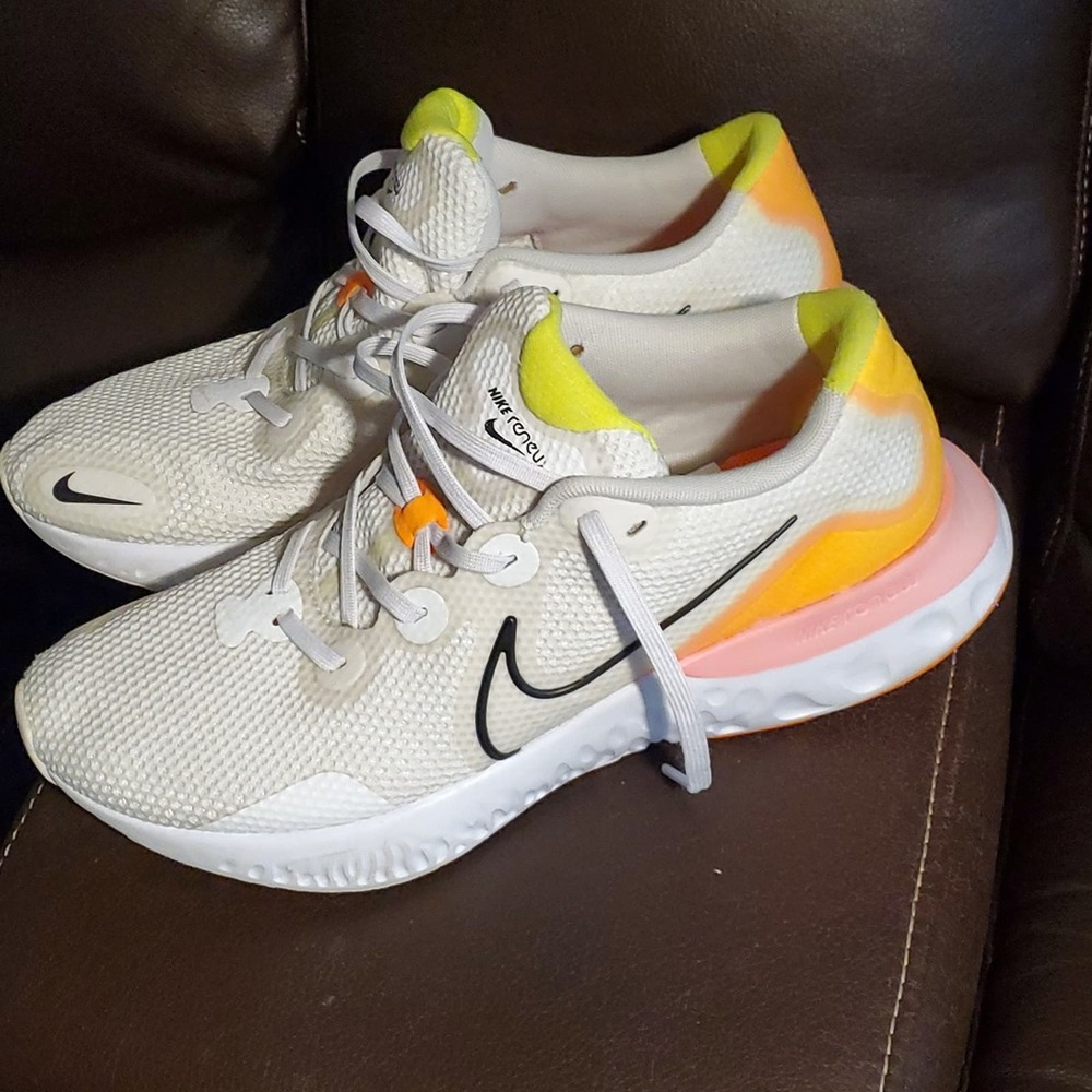 Nike Renew Run Platinum Pink Blast Sneaker Shoe WMNS 11.5/12... MENS 10